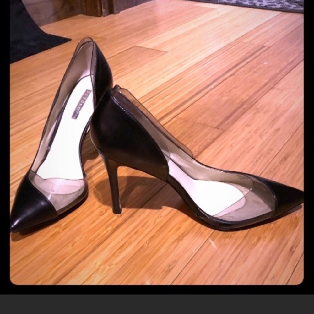 Black leather pump